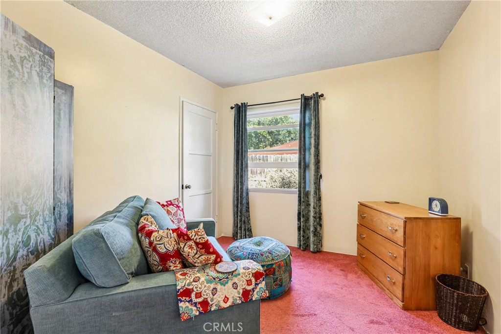 2515 Treelane Avenue Property Photo 9