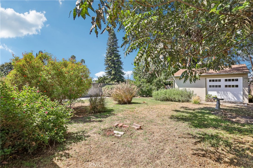2515 Treelane Avenue Property Photo 14