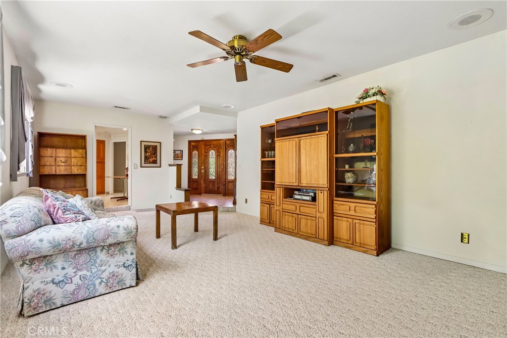 360 Franklin Avenue Property Photo 3