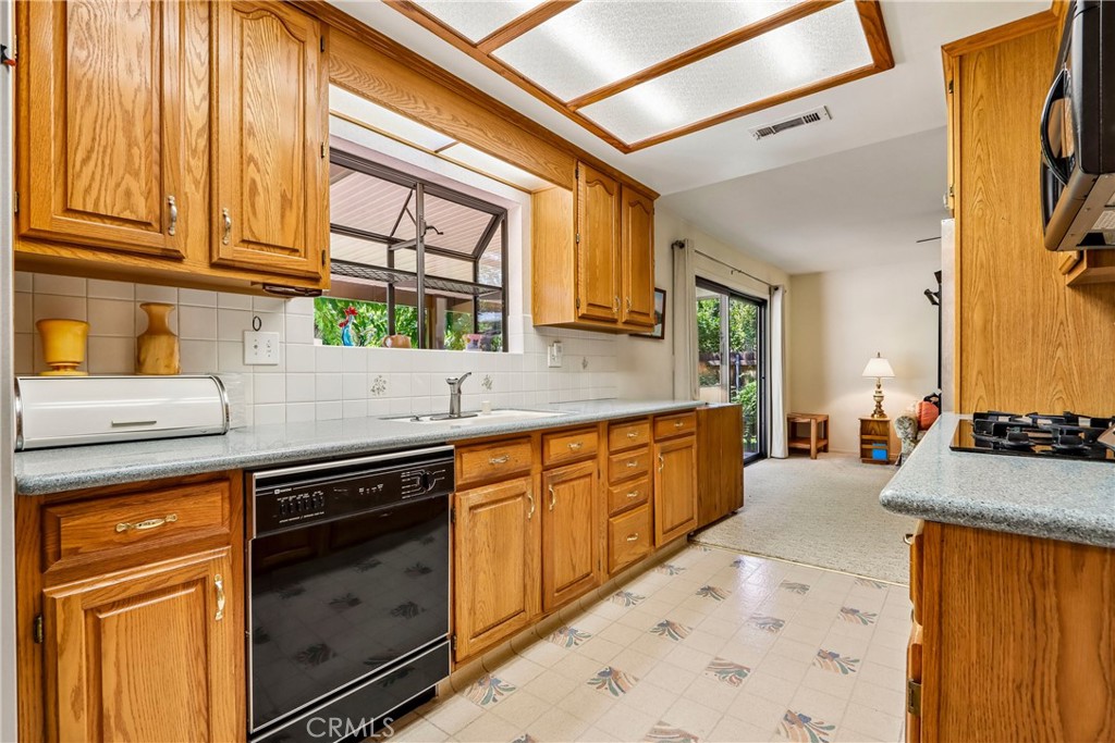 360 Franklin Avenue Property Photo 5