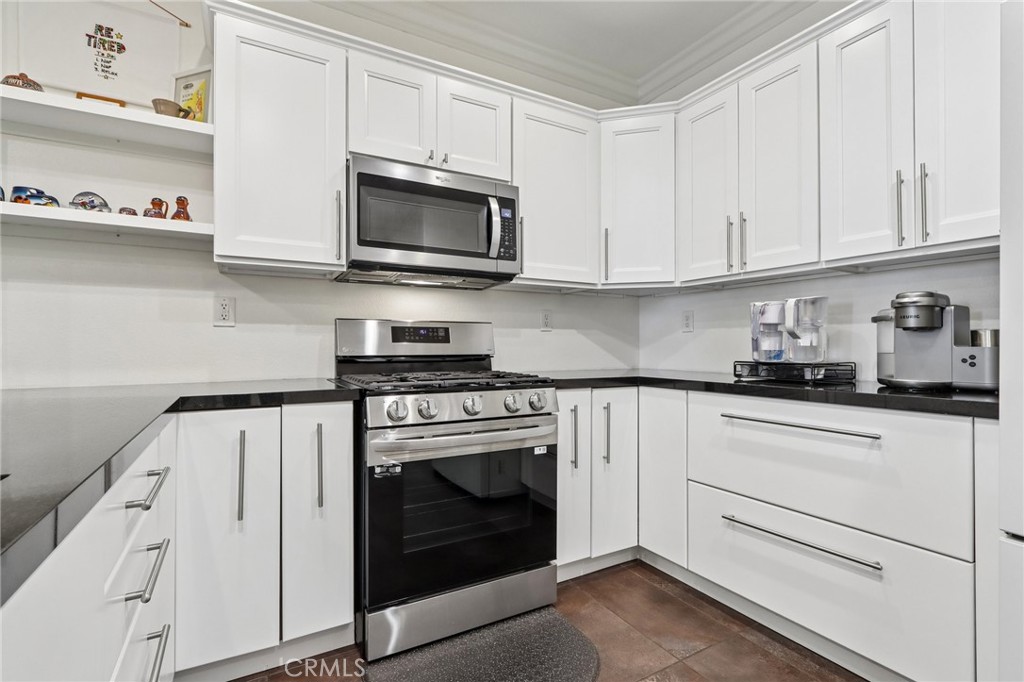 15723 Parkhouse Drive 94 Property Photo 6