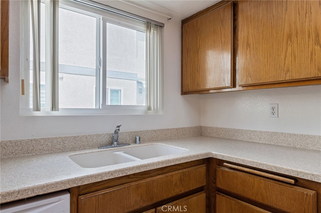 502 N Chapel Avenue C Property Photo 10