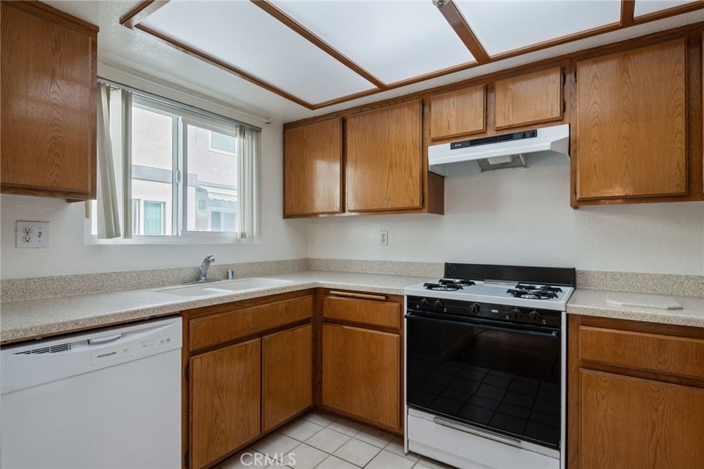 502 N Chapel Avenue C Property Photo 11