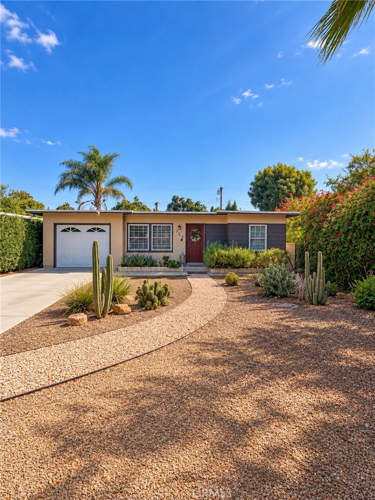 122 E De Anza Circle Property Photo 1