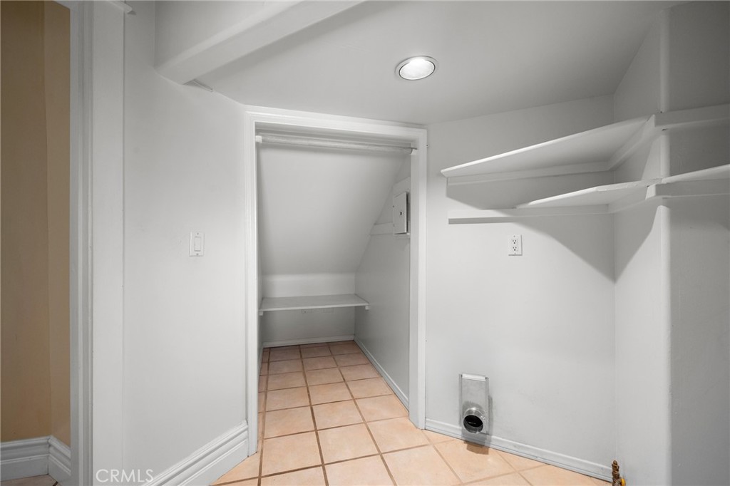5809 Irving Avenue 2nd Fl Property Photo 14