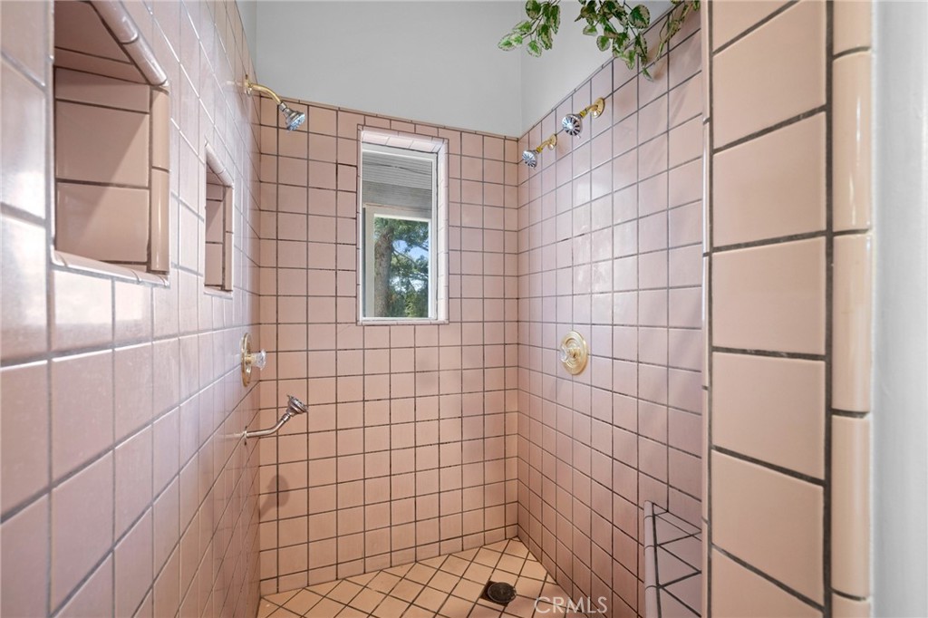 5809 Irving Avenue 2nd Fl Property Photo 23