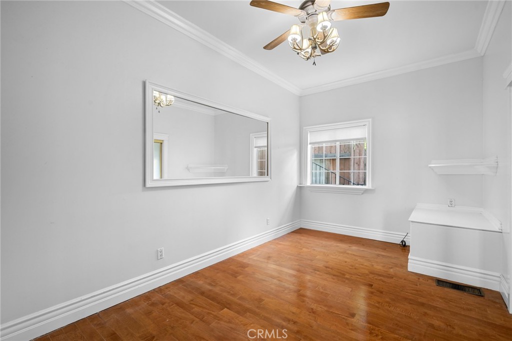 5809 Irving Avenue 2nd Fl Property Photo 29