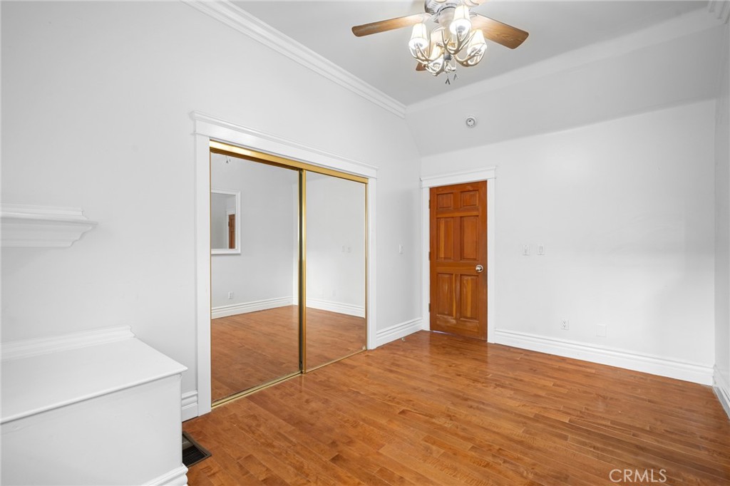 5809 Irving Avenue 2nd Fl Property Photo 31