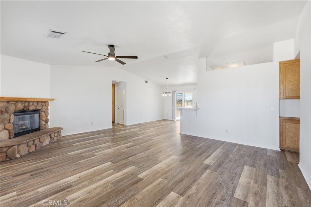 22607 Lucilla Property Photo 5