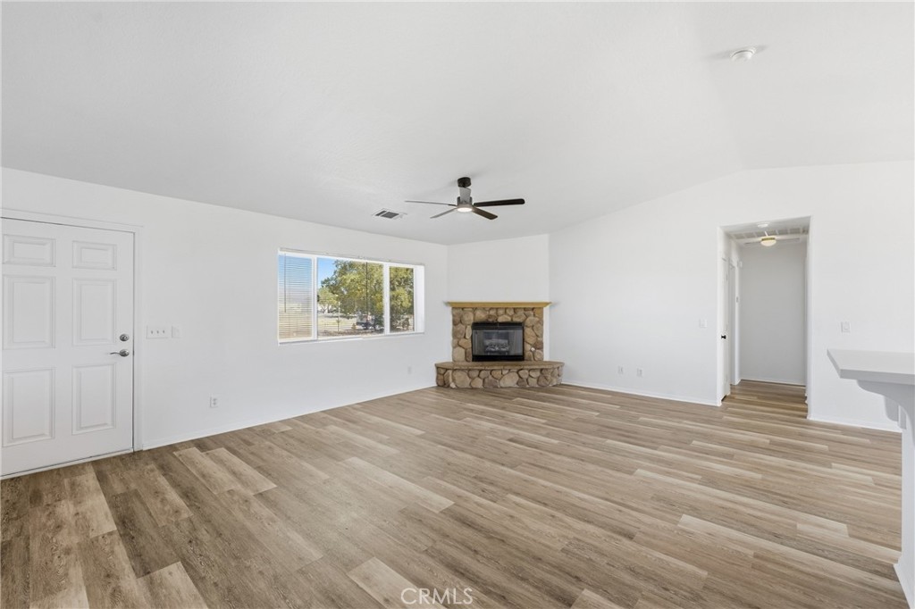 22607 Lucilla Property Photo 6