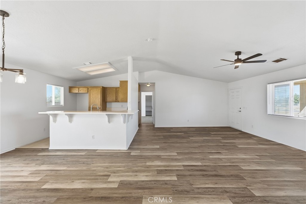 22607 Lucilla Property Photo 7