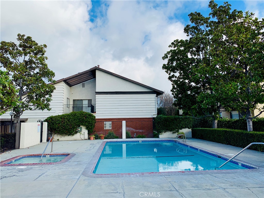 436 Fairview 32 Property Photo 6