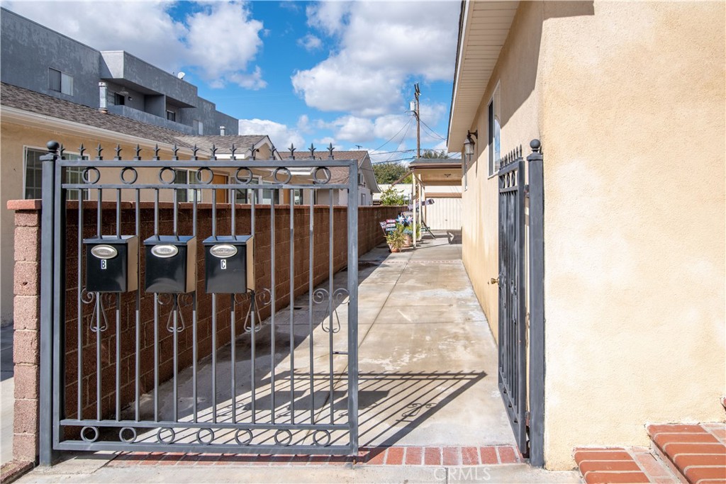 1159 Raymond Ave A Property Photo 4