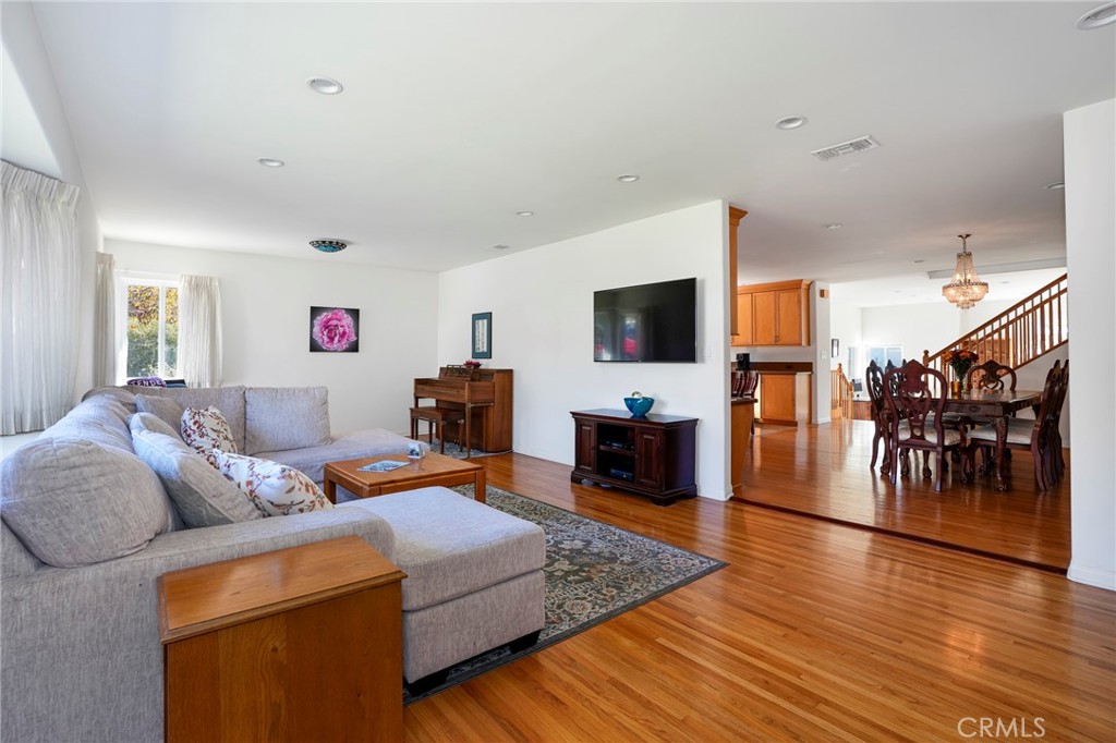 2722 Alabama Street Property Photo 5