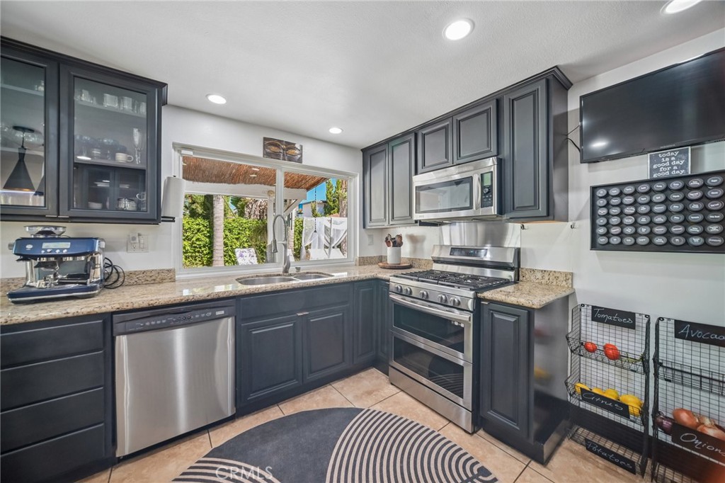 18219 Erwin Street Property Photo 11