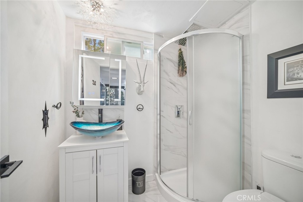 18219 Erwin Street Property Photo 15