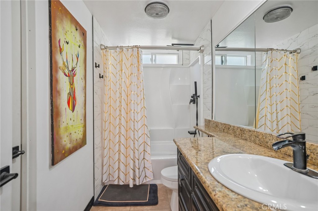 18219 Erwin Street Property Photo 20
