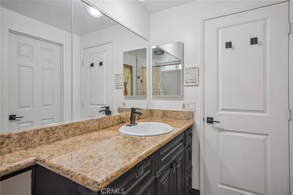 18219 Erwin Street Property Photo 21