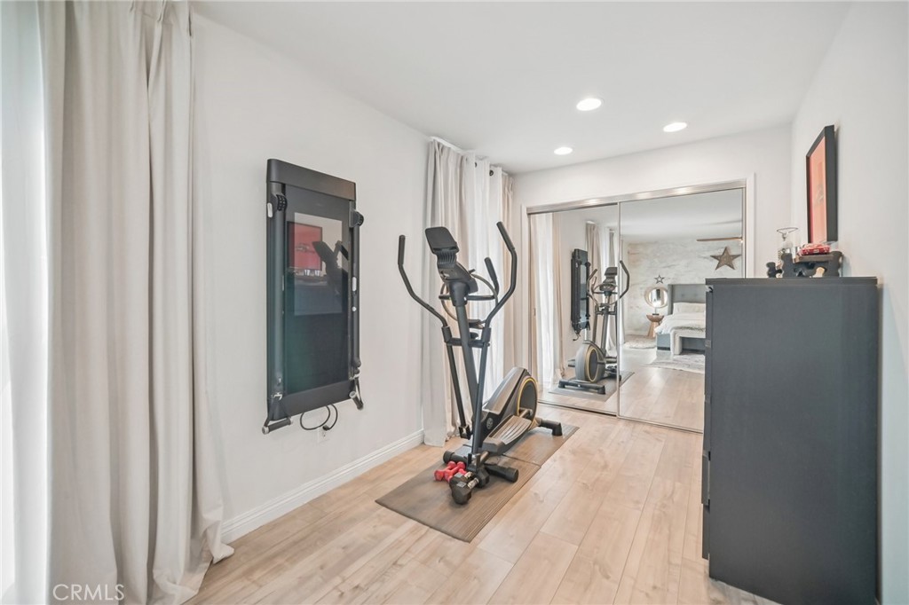 18219 Erwin Street Property Photo 23