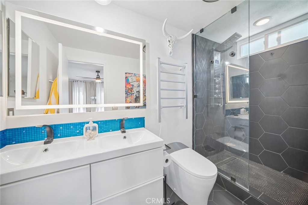 18219 Erwin Street Property Photo 25
