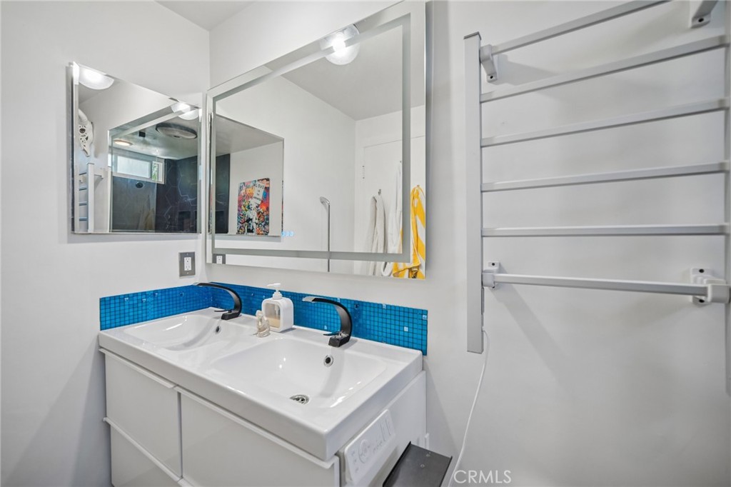 18219 Erwin Street Property Photo 27