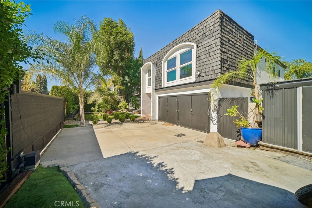 18219 Erwin Street Property Photo 35