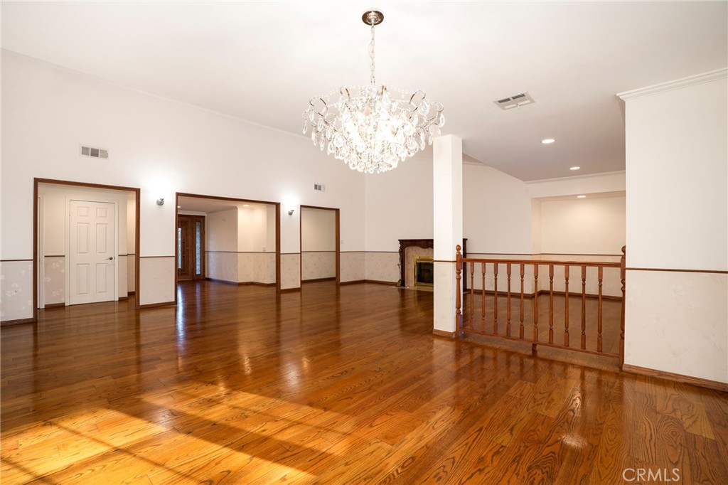 1319 N Baldwin Avenue Property Photo 7