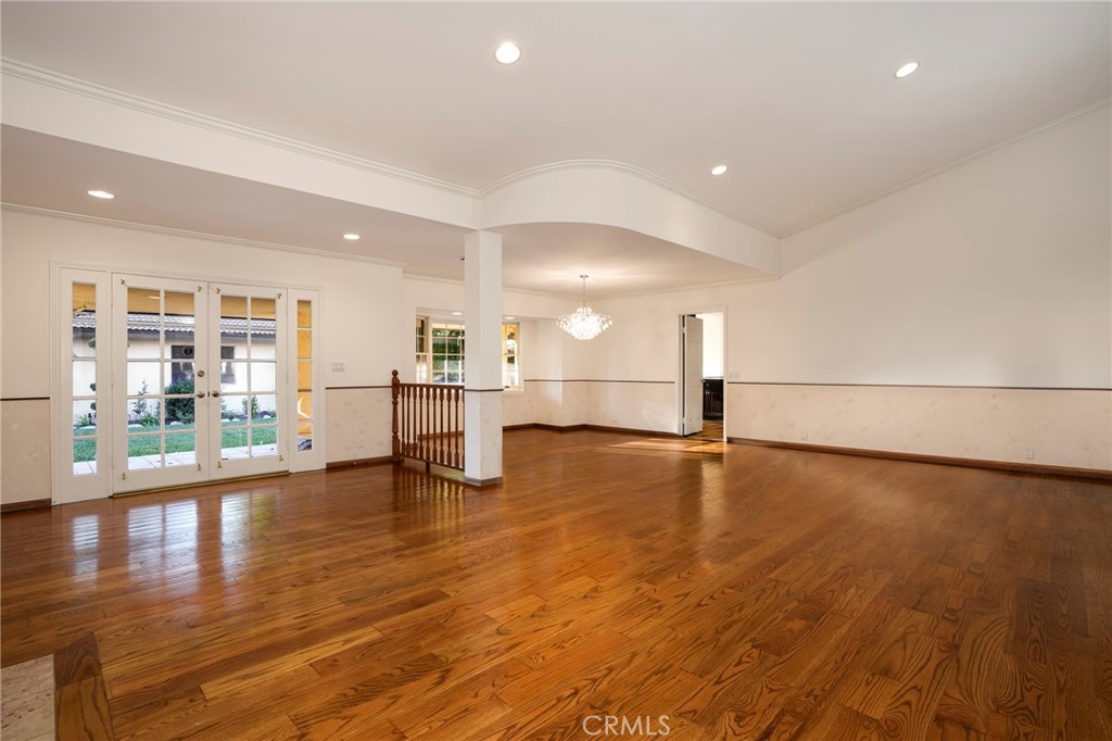 1319 N Baldwin Avenue Property Photo 9