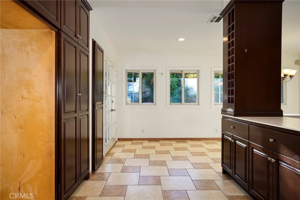 1319 N Baldwin Avenue Property Photo 13