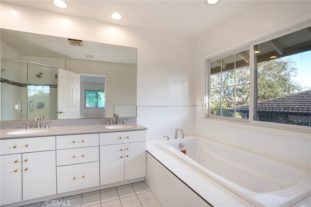 1319 N Baldwin Avenue Property Photo 34
