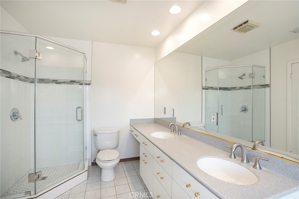 1319 N Baldwin Avenue Property Photo 35