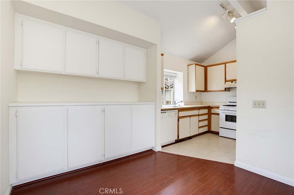 2627 S Quarry Lane D Property Photo 7