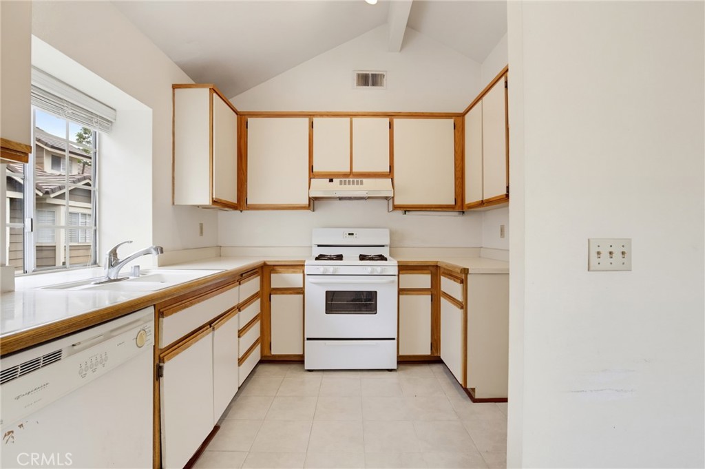 2627 S Quarry Lane D Property Photo 8