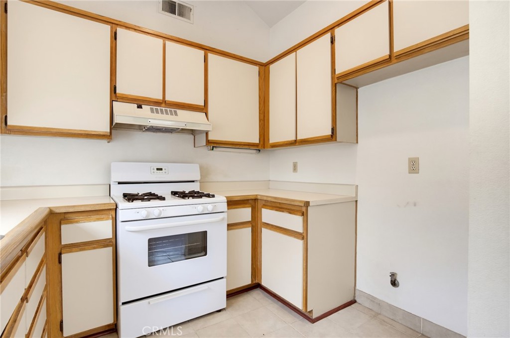 2627 S Quarry Lane D Property Photo 10