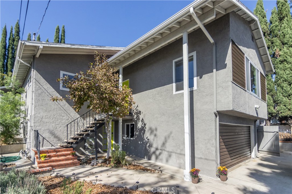 4619 Ocean View Boulevard Property Photo 2