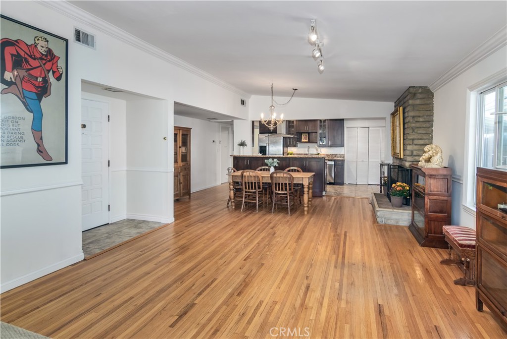 4619 Ocean View Boulevard Property Photo 8