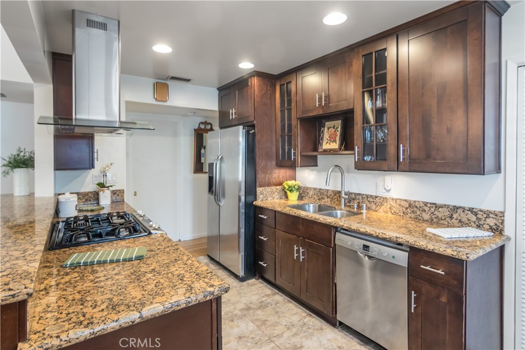 4619 Ocean View Boulevard Property Photo 9