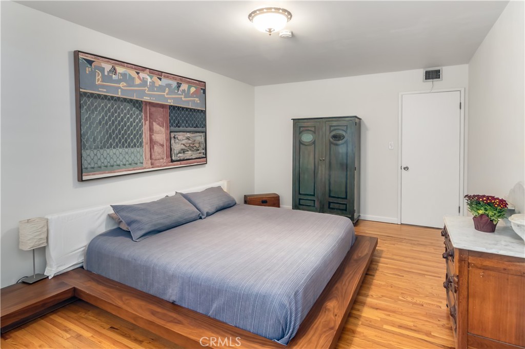 4619 Ocean View Boulevard Property Photo 15