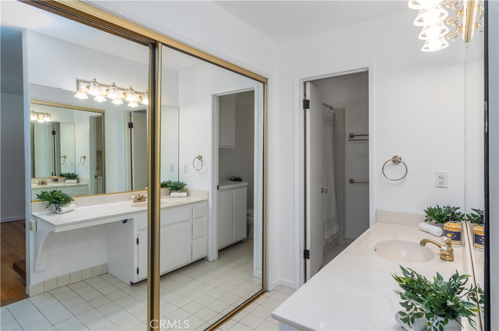 4619 Ocean View Boulevard Property Photo 16