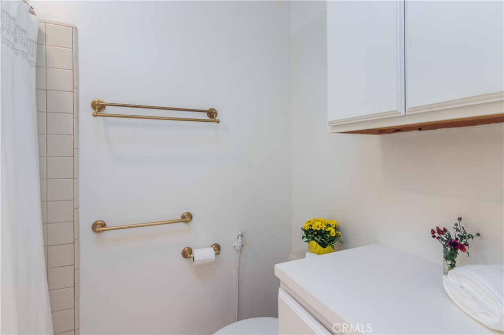 4619 Ocean View Boulevard Property Photo 18