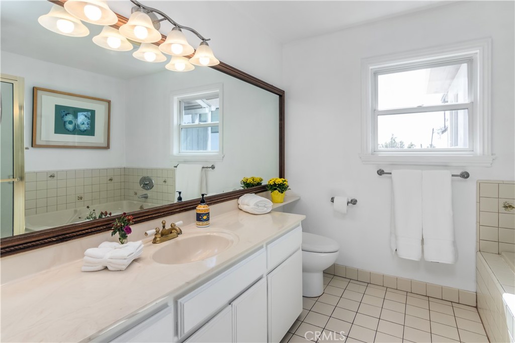 4619 Ocean View Boulevard Property Photo 21