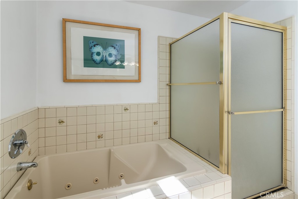 4619 Ocean View Boulevard Property Photo 22