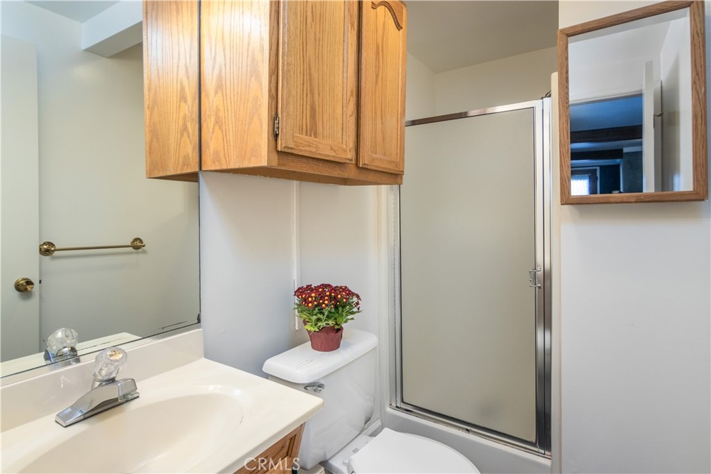 4619 Ocean View Boulevard Property Photo 32