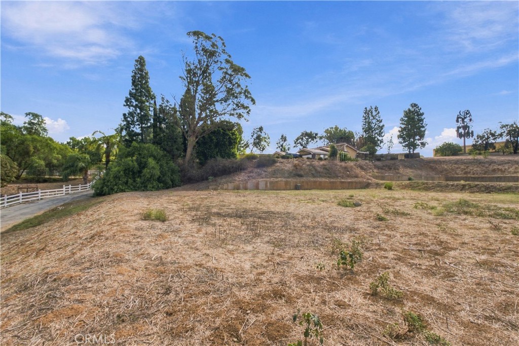 4960 Yorba Vista Property Photo 5