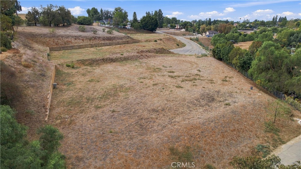 4960 Yorba Vista Property Photo 9