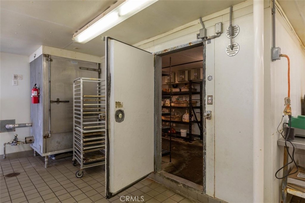 967 Huber Street Property Photo 7