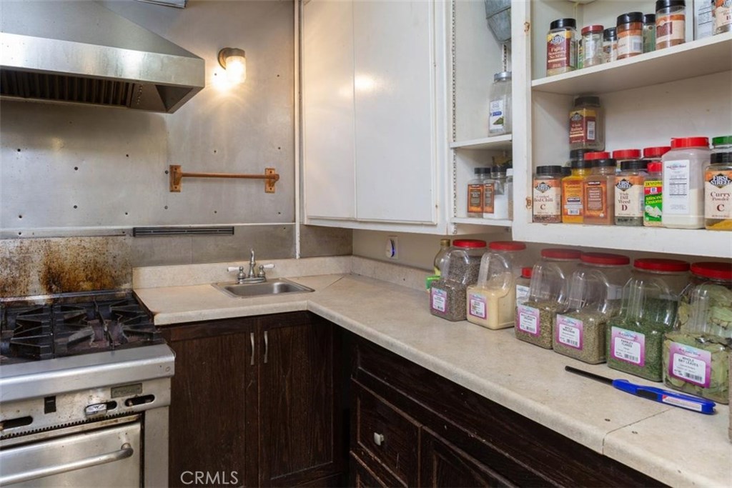 967 Huber Street Property Photo 11