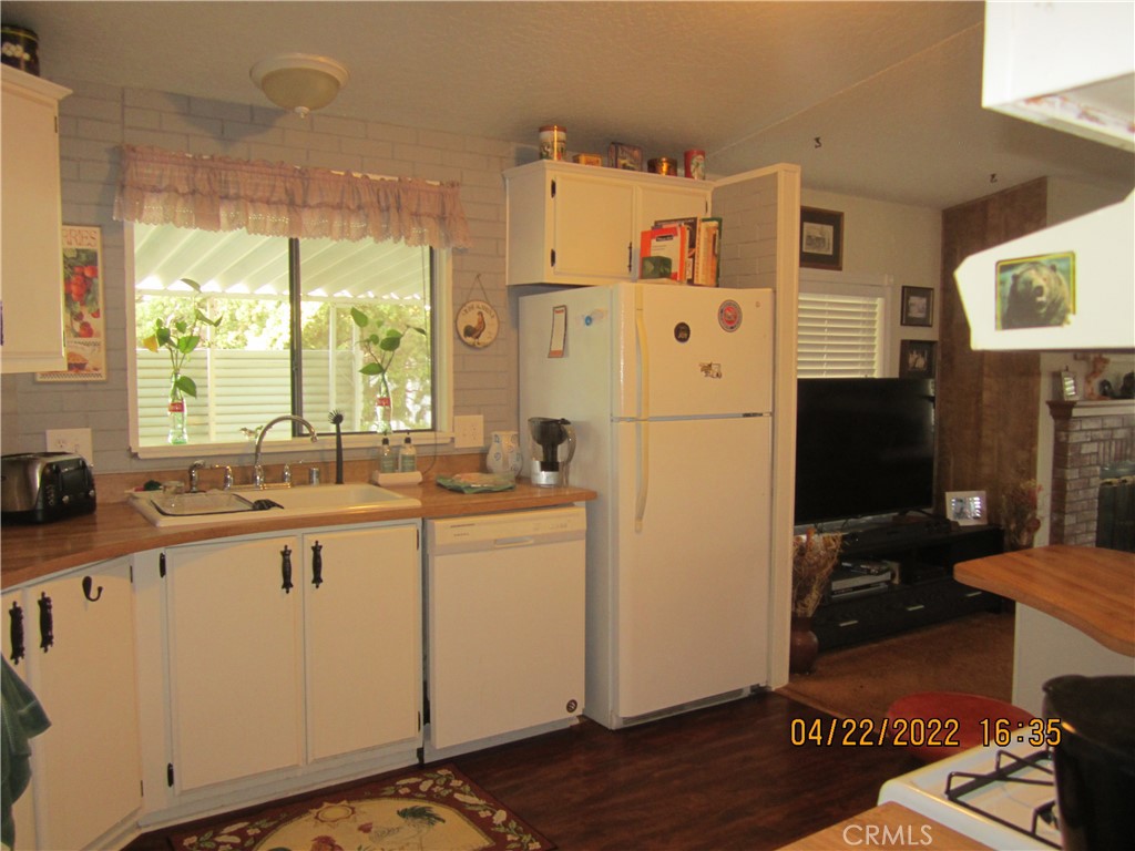 1650 E Clark Avenue 212 Property Photo 8