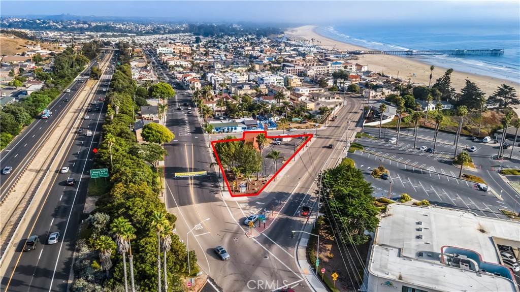 1481 Price Street Property Photo 4