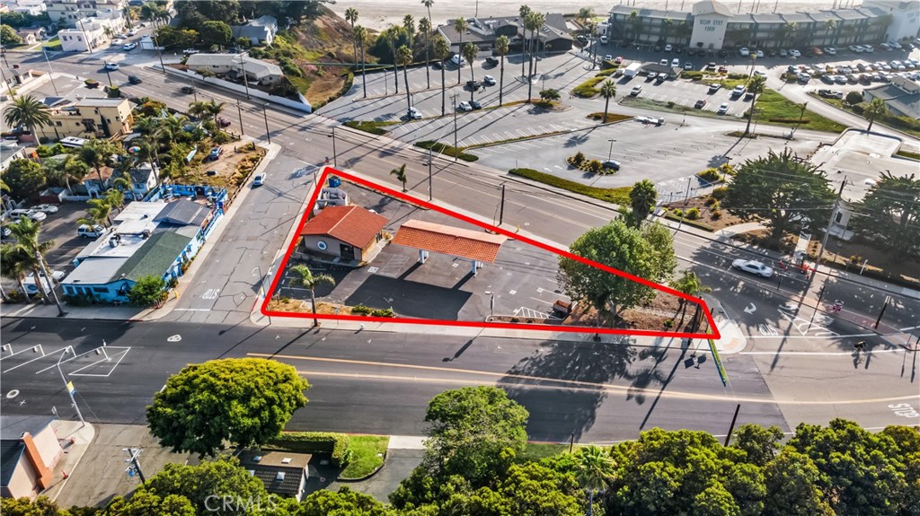 1481 Price Street Property Photo 7